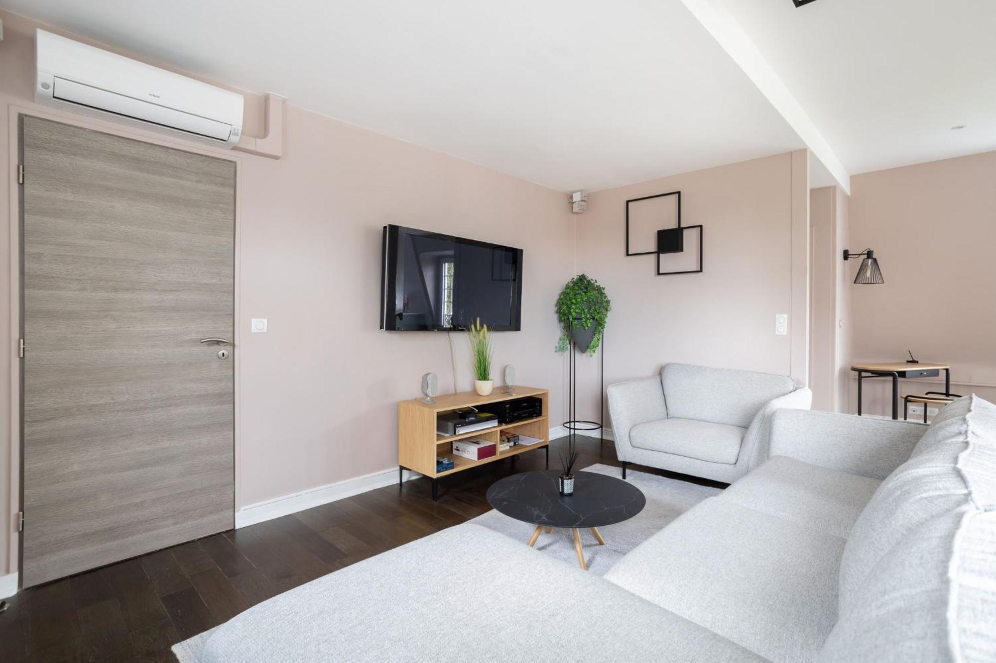 Appartement De 100M2 Dans Un Parc A 20 Mn Du Centre De Paris Garches Zewnętrze zdjęcie